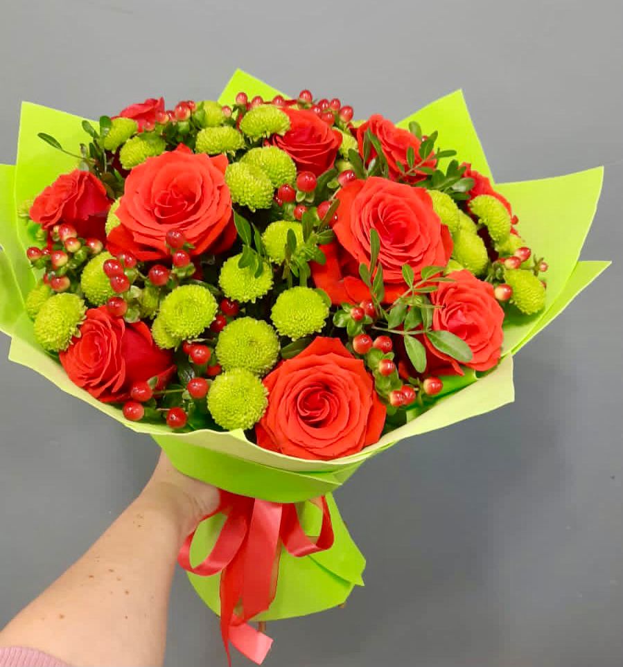 Букет цветов из: Хризантемы и Розы в Братках