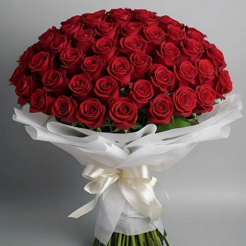 Букет 101 Красная роза Блэк Мэджик в Братках