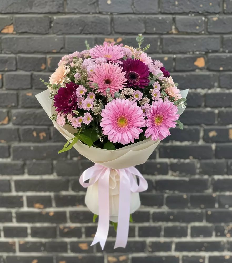 Букет цветов из: Герберы и Хризантемы в Братках