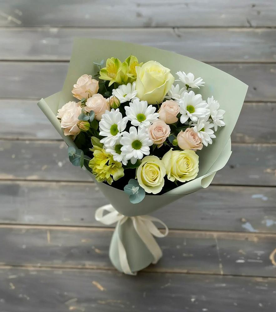 Букет цветов из: Альстромерии, Розы и Хризантемы в Братках