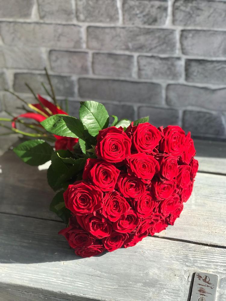 Букет Красные розы Фридом в Братках
