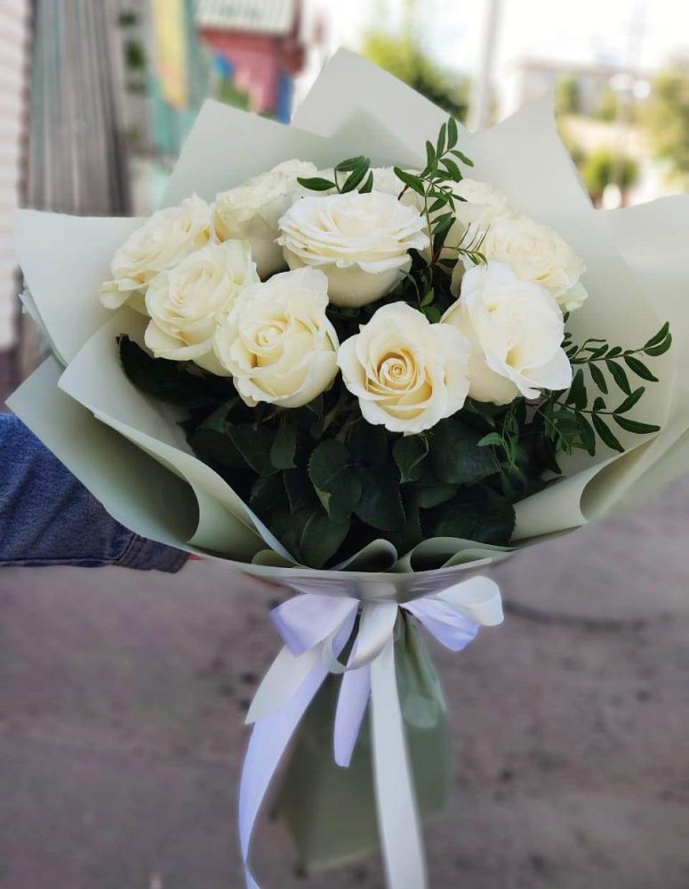 Букет Белые розы Проуд в Братках