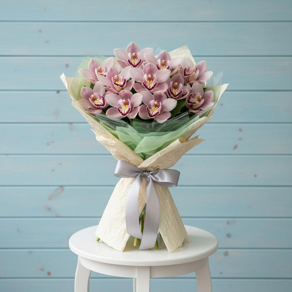 Букет цветов из: Орхидеи и Розы в Братках