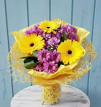 Букет цветов из:  Хризантемы и Герберы в Братках