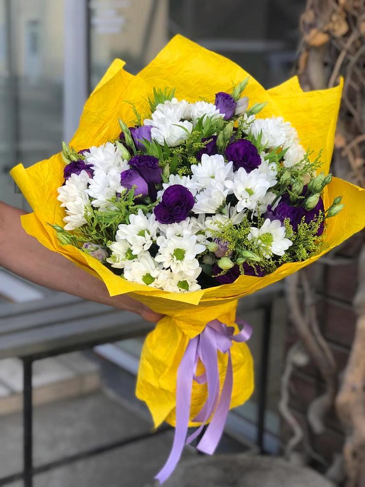 Букет цветов из: Ирисы, Хризантемы и Ромашки в Братках