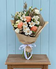 Букет цветов из:  Альстромерии, Лизиантусы, Розы и Хризантемы #REPLACE_PRED# Братках