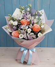 Букет цветов из:  Лизиантусы, Розы, Альстромерии и Гипсофила в Братках