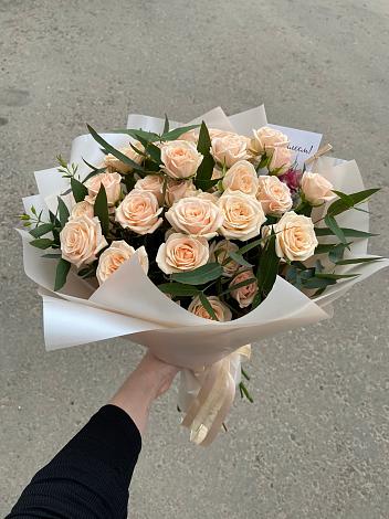 Букет Кремовые розы Латте в Братках