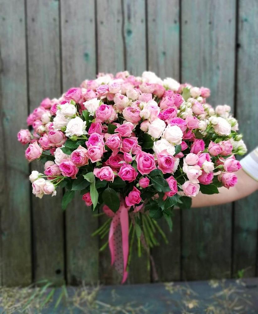 Букет Розовые кустовые розы Натали и Лав Лидия в Братках