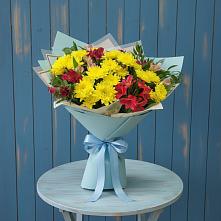 Букет цветов из:  Альстромерии и Хризантемы в Братках