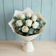 Букет Белые розы в Эвкалипте в Братках