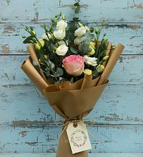 Букет цветов из:  Розы и Лизиантусы в Братках