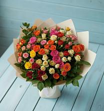 Букет Микс из разноцветных кустовых роз в Братках