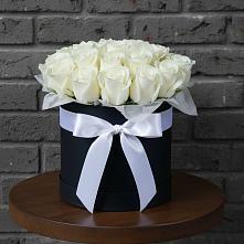 Цветочная композиция из Розы в шляпной коробке в Братках